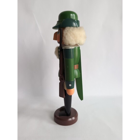 Erzgebirge Nutcracker Volkskunst Green Forester with Musket Wood Steinbach Vtg - Picture 4 of 6